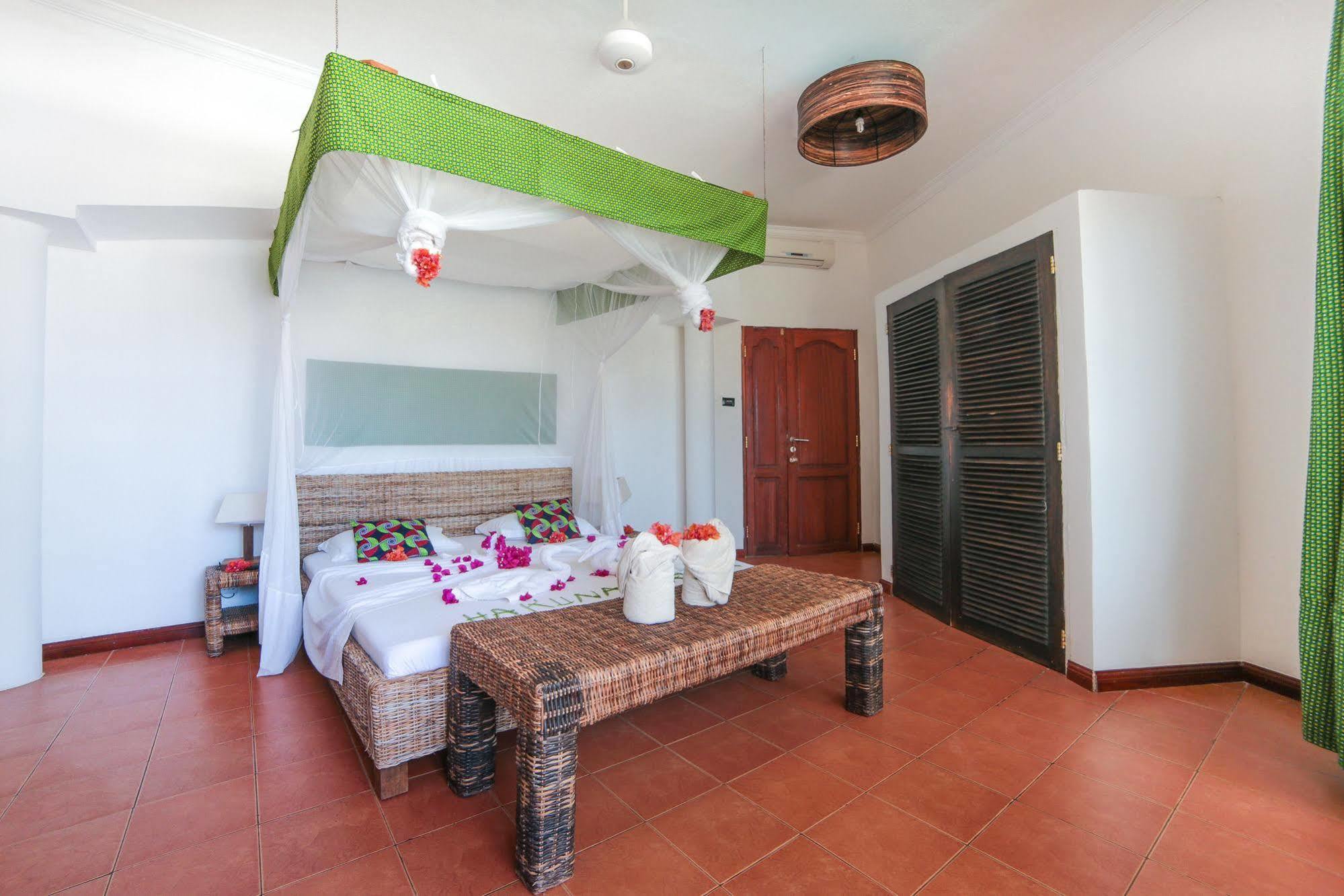 Albatross Ocean View Hotel Dongwe Exterior foto